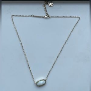 White and gold Kendra Scott necklace